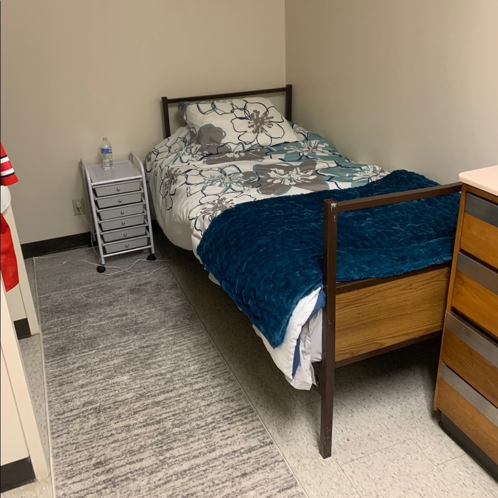 2 Sided Twin XL Comforter Set